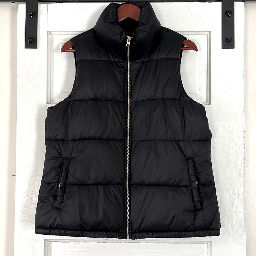 Black Puffer Vest w/ Zipper and Pockets